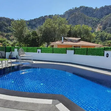 Svarti Villa