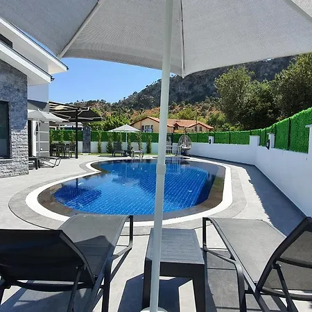 Villa Svarti